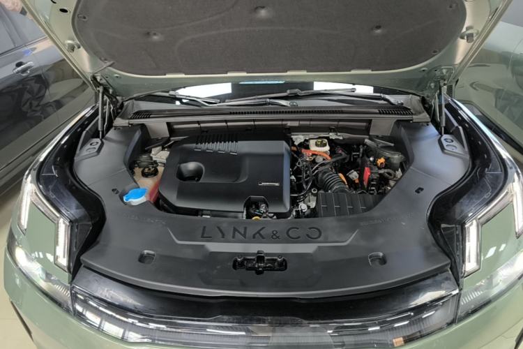 Used Lynk & Co 08 EM-P 2023 220km All-Wheel-Drive Performance Halo Engine Bay