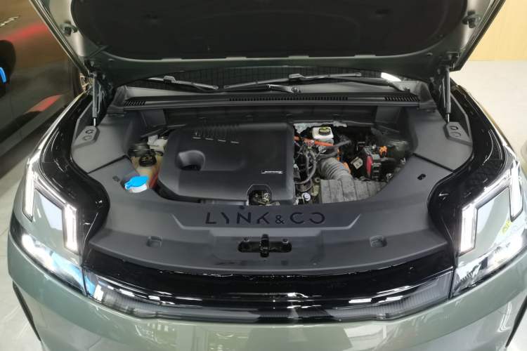 Used Lynk & Co 08 EM-P 2023 220km All-Wheel-Drive Performance Halo Engine Bay