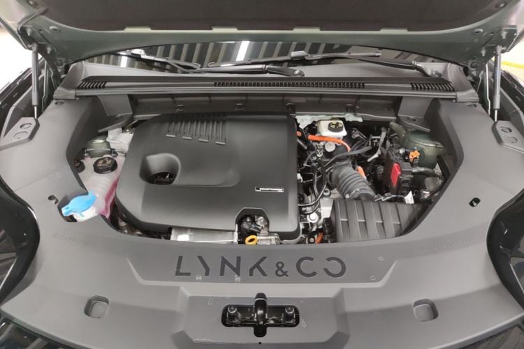 Used Lynk & Co 08 EM-P 2023 220km All-Wheel-Drive Performance Halo Engine Bay