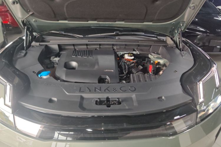 Used Lynk & Co 08 EM-P 2023 220km All-Wheel-Drive Performance Halo Engine Bay