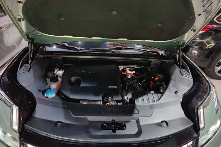 Used Lynk & Co 08 EM-P 2023 220 km Limited-Time Edition Engine Bay