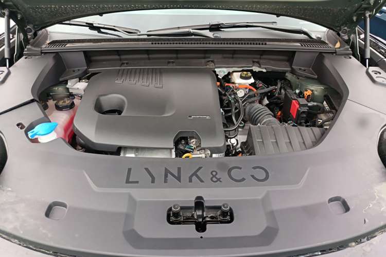 Used Lynk & Co 08 EM-P 2023 220km All-Wheel-Drive Performance Halo Engine Bay