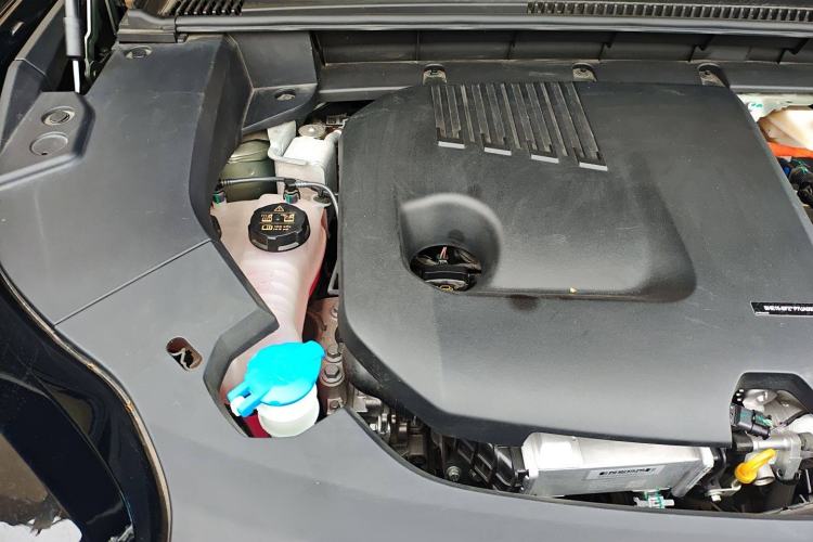 Used Lynk & Co 08 EM-P 2023 220km All-Wheel-Drive Performance Halo Engine Bay Right