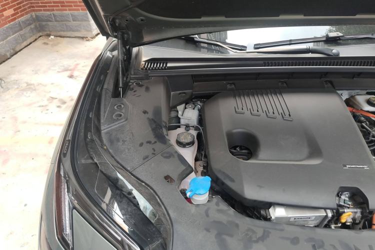 Used Lynk & Co 08 EM-P 2023 220km All-Wheel-Drive Performance Halo Engine Bay Right