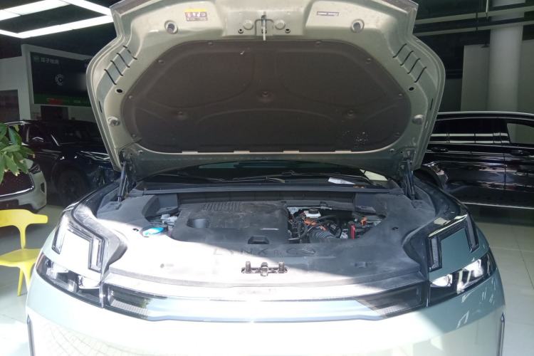 Used Lynk & Co 08 EM-P 2023 220km All-Wheel-Drive Performance Halo Engine Bay