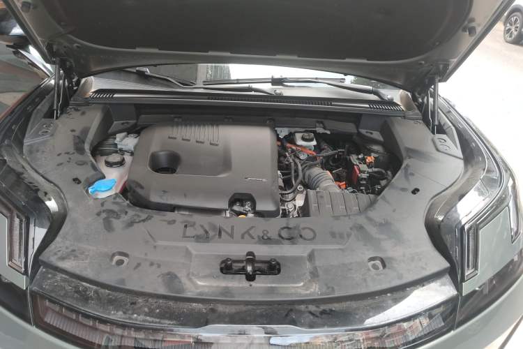 Used Lynk & Co 08 EM-P 2023 220km All-Wheel-Drive Performance Halo Engine Bay