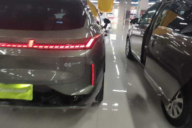 Used Lynk & Co 08 EM-P 2023 245km Ultra-Long Range Halo Exterior 3