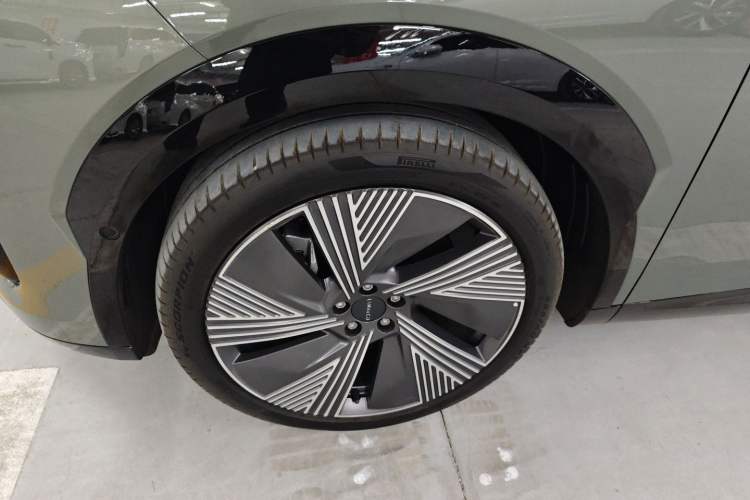 Used Lynk & Co 08 EM-P 2023 220km All-Wheel-Drive Performance Halo Exterior 3