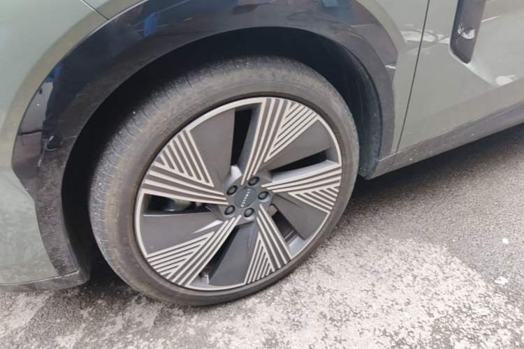 Used Lynk & Co 08 EM-P 2023 220km All-Wheel-Drive Performance Halo Exterior 3