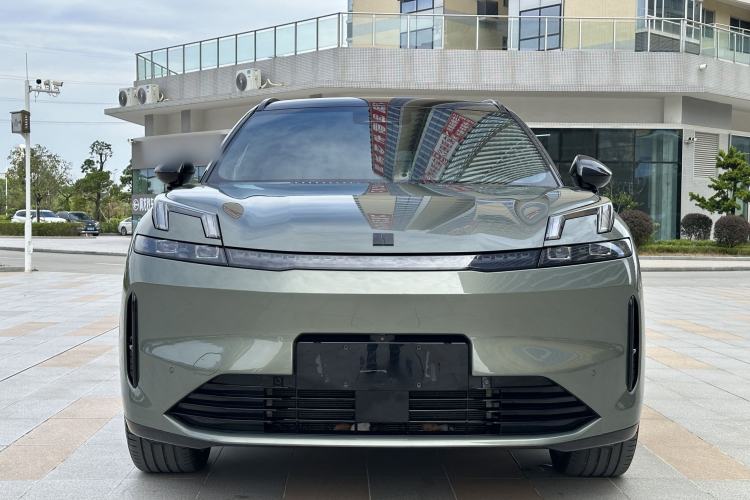 Used Lynk & Co 08 EM-P 2023 220km All-Wheel-Drive Performance Halo Exterior 4