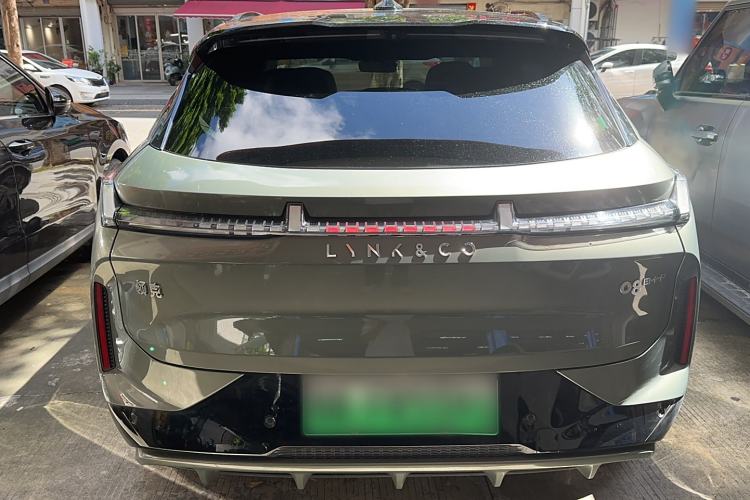 Used Lynk & Co 08 EM-P 2023 220km All-Wheel-Drive Performance Halo Exterior 5