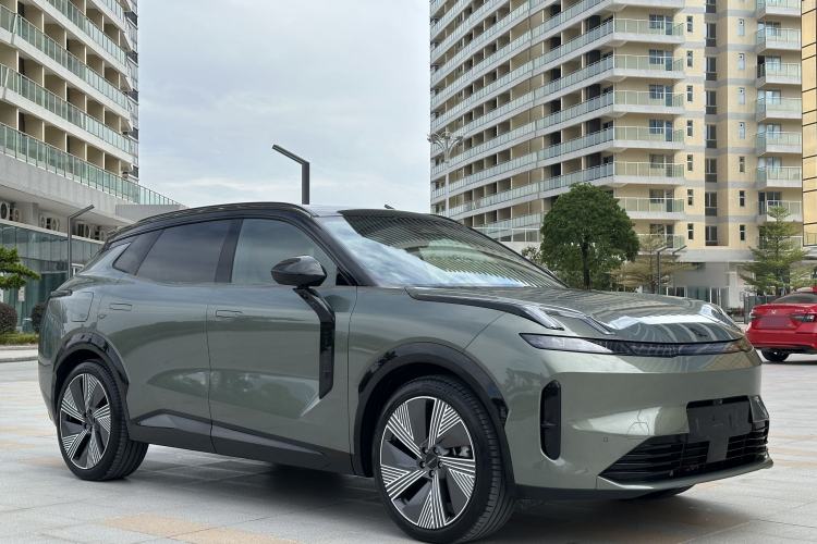 Used Lynk & Co 08 EM-P 2023 220km All-Wheel-Drive Performance Halo Exterior 7
