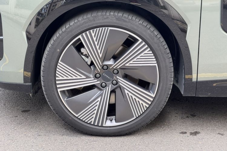 Used Lynk & Co 08 EM-P 2023 220km All-Wheel-Drive Performance Halo Exterior 8