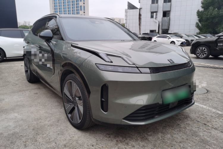 Used Lynk & Co 08 EM-P 2023 220km All-Wheel-Drive Performance Halo Front Right 45 Deg