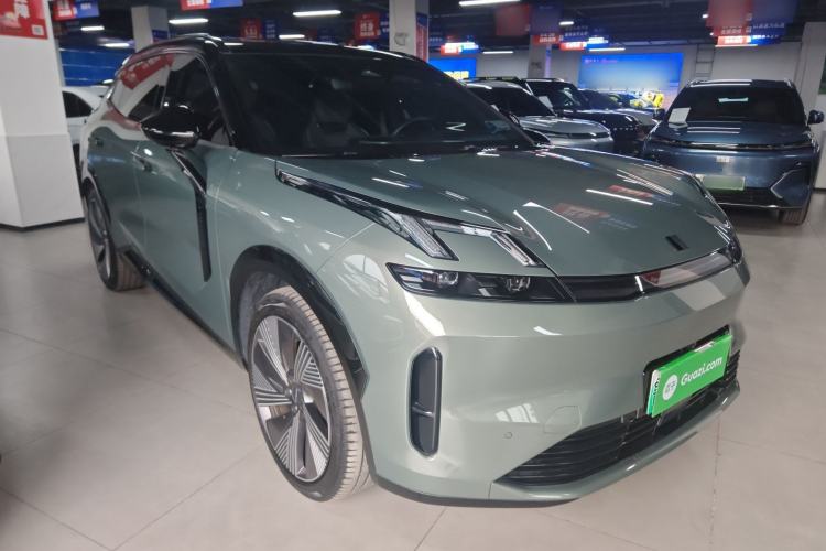 Used Lynk & Co 08 EM-P 2023 220km All-Wheel-Drive Performance Halo Front Right 45 Deg