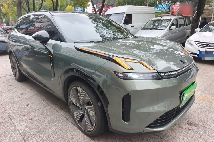 Used Lynk & Co 08 EM-P 2023 220 km Limited-Time Edition Front Right 45 Deg
