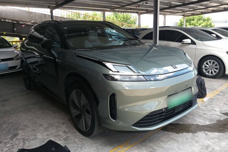 Used Lynk & Co 08 EM-P 2023 220km All-Wheel-Drive Performance Halo Front Right 45 Deg