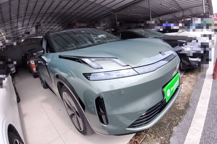 Used Lynk & Co 08 EM-P 2023 220km All-Wheel-Drive Performance Halo Front Right 45 Deg
