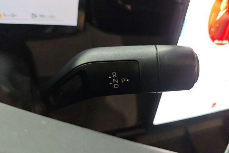Used Lynk & Co 08 EM-P 2023 220km All-Wheel-Drive Performance Halo Gear Lever