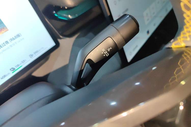 Used Lynk & Co 08 EM-P 2023 220 km Limited-Time Edition Gear Lever