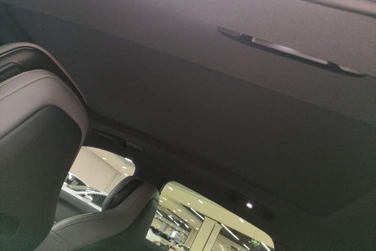 Used Lynk & Co 08 EM-P 2023 220km All-Wheel-Drive Performance Halo Headliner