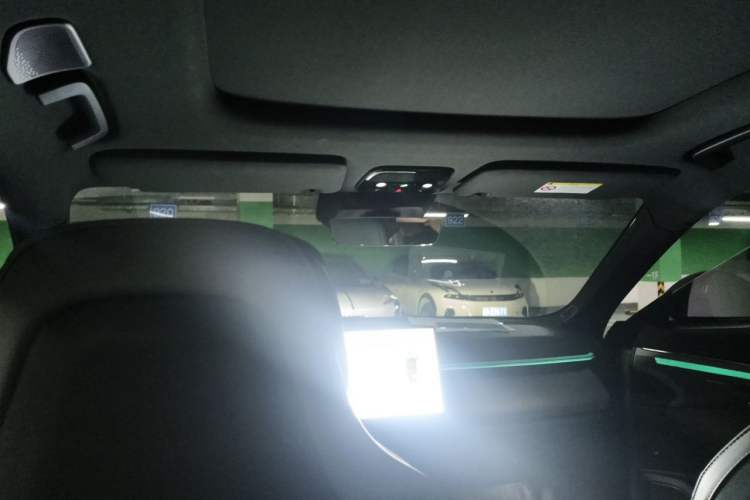 Used Lynk & Co 08 EM-P 2023 220km All-Wheel-Drive Performance Halo Headliner