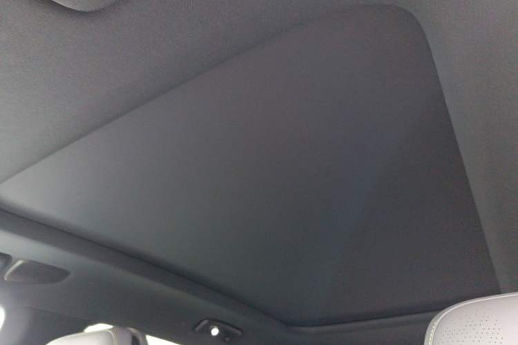 Used Lynk & Co 08 EM-P 2023 220km All-Wheel-Drive Performance Halo Headliner