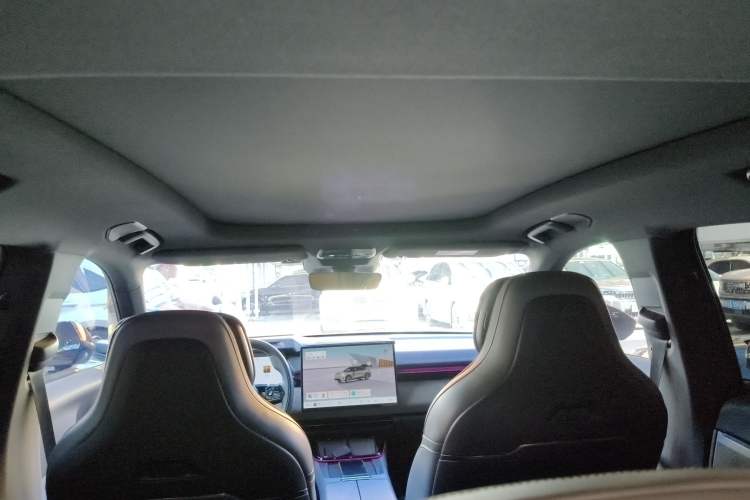 Used Lynk & Co 08 EM-P 2023 220km All-Wheel-Drive Performance Halo Headliner