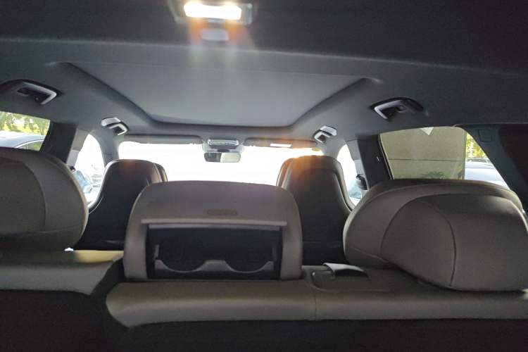 Used Lynk & Co 08 EM-P 2023 220km All-Wheel-Drive Performance Halo Headliner