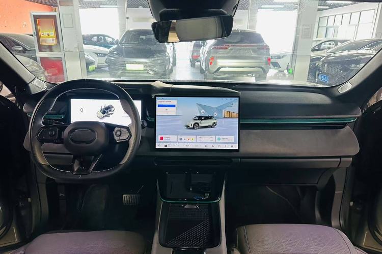 Used Lynk & Co 08 EM-P 2023 245km Ultra-Long Range Halo Interior 1