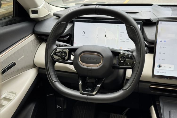 Used Lynk & Co 08 EM-P 2023 220km All-Wheel-Drive Performance Halo Interior 10