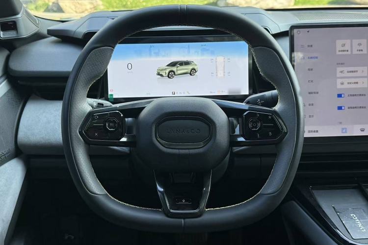 Used Lynk & Co 08 EM-P 2023 220km All-Wheel-Drive Performance Halo Interior 12