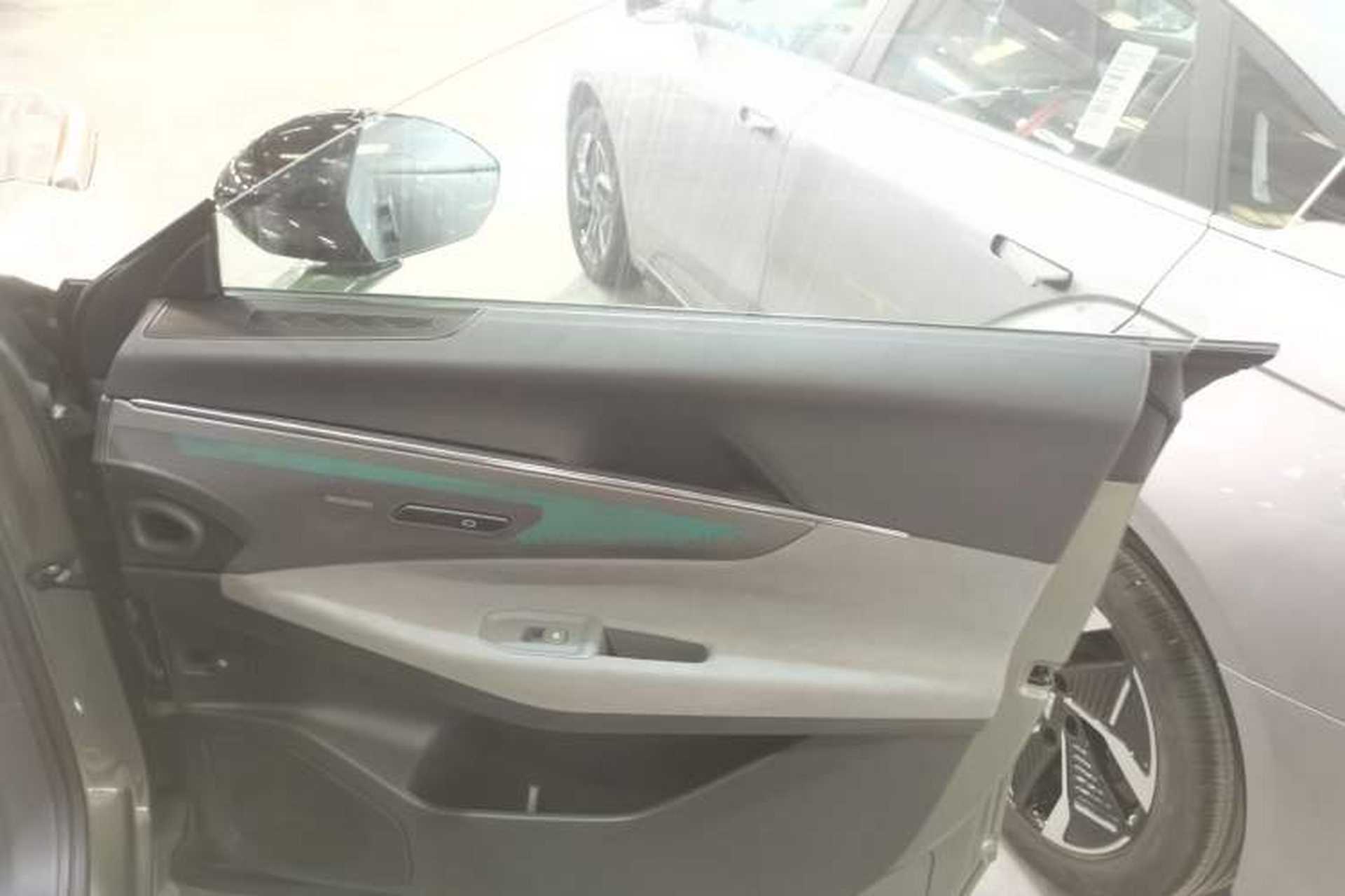 Used Lynk & Co 08 EM-P 2023 220km All-Wheel-Drive Performance Halo Interior 2