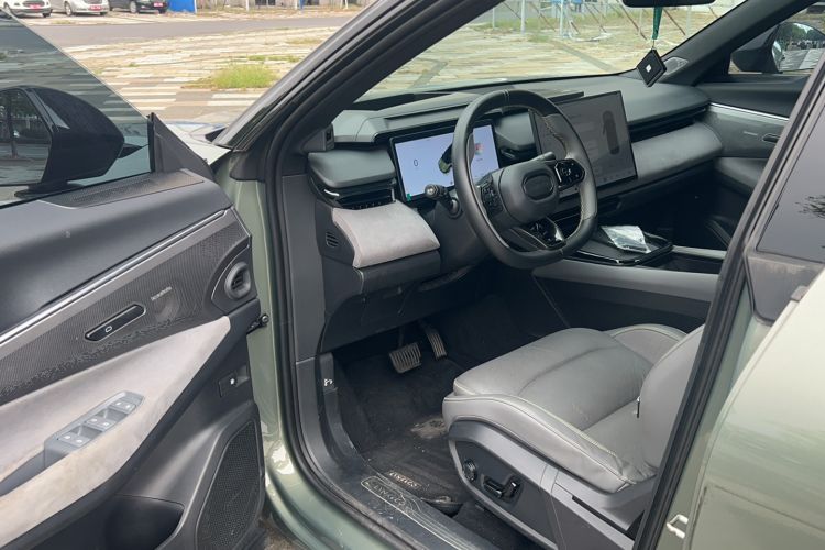 Used Lynk & Co 08 EM-P 2023 220km All-Wheel-Drive Performance Halo Interior 2