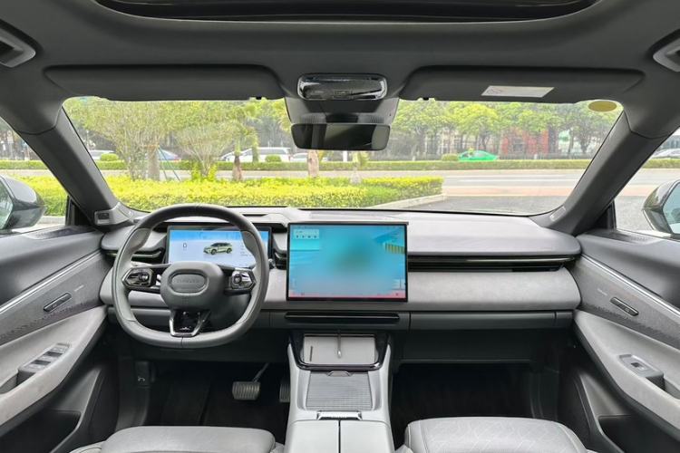 Used Lynk & Co 08 EM-P 2023 220km All-Wheel-Drive Performance Halo Interior 2