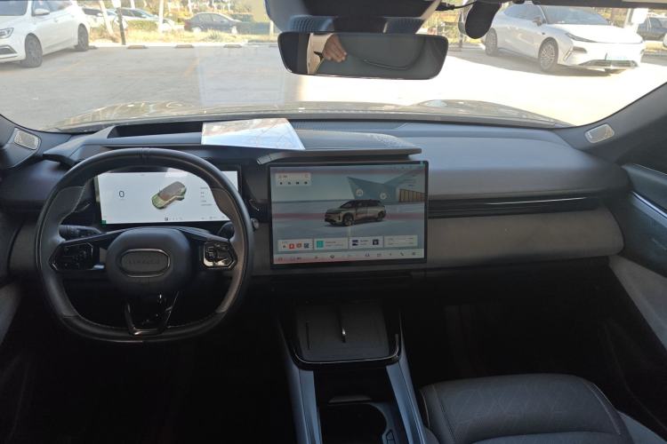 Used Lynk & Co 08 EM-P 2023 220km All-Wheel-Drive Performance Halo Interior 3