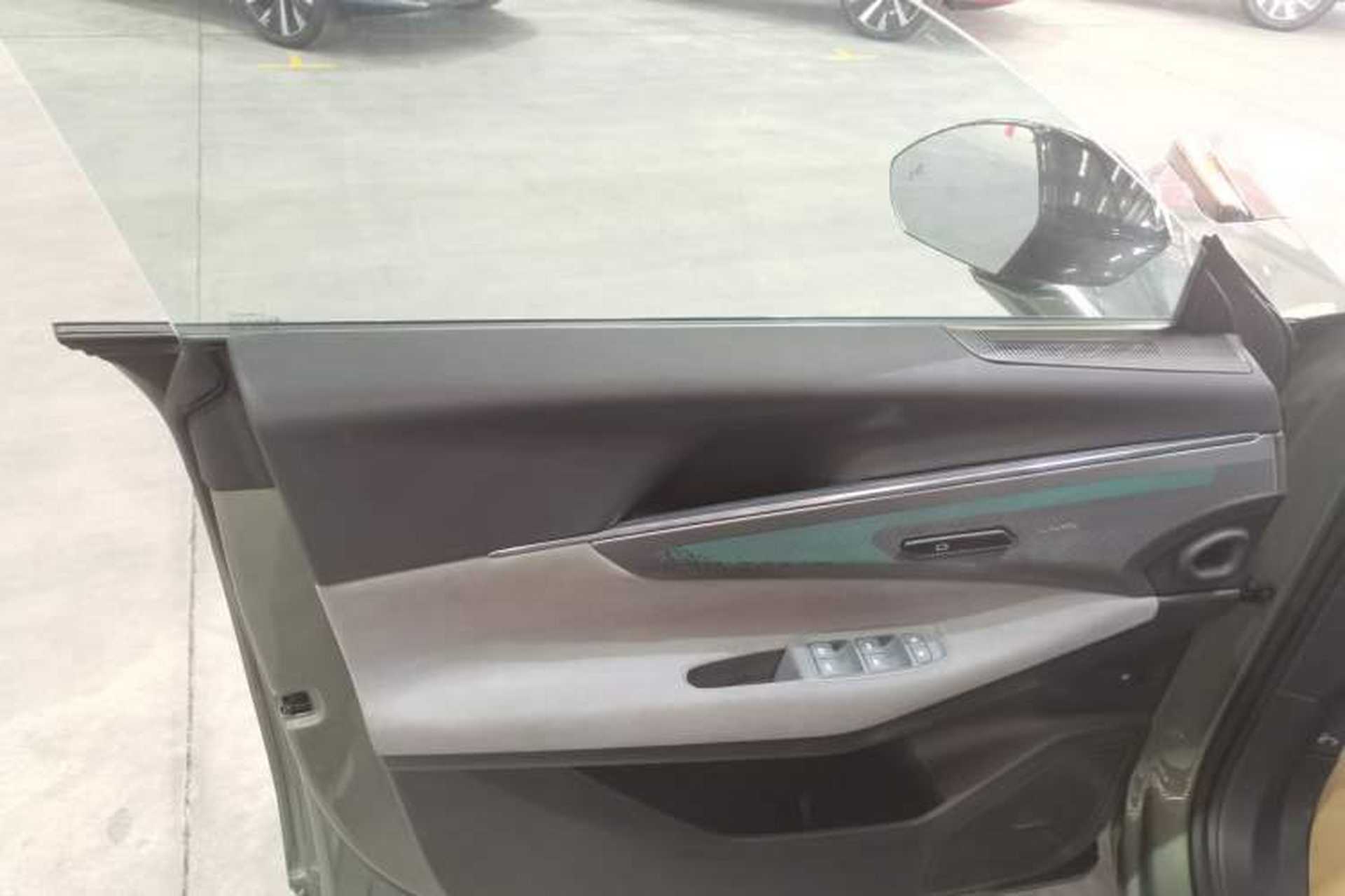 Used Lynk & Co 08 EM-P 2023 220km All-Wheel-Drive Performance Halo Interior 4