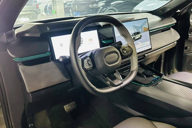 Used Lynk & Co 08 EM-P 2023 245km Ultra-Long Range Halo Interior 4