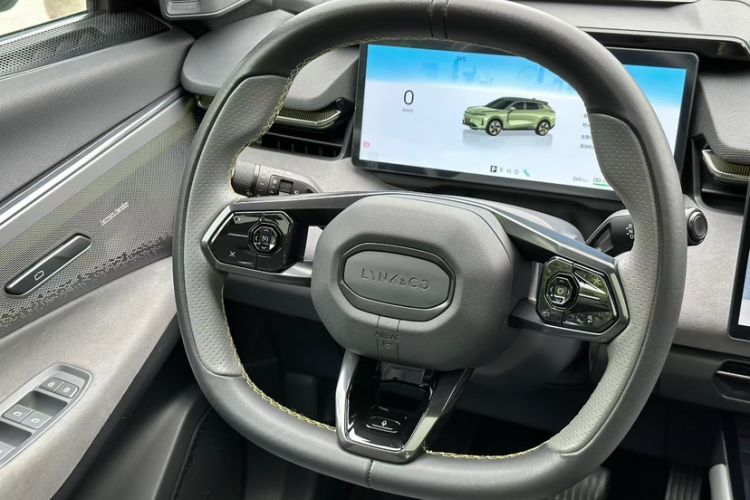Used Lynk & Co 08 EM-P 2023 220km All-Wheel-Drive Performance Halo Interior 5