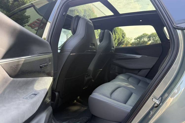 Used Lynk & Co 08 EM-P 2023 220km All-Wheel-Drive Performance Halo Interior 9