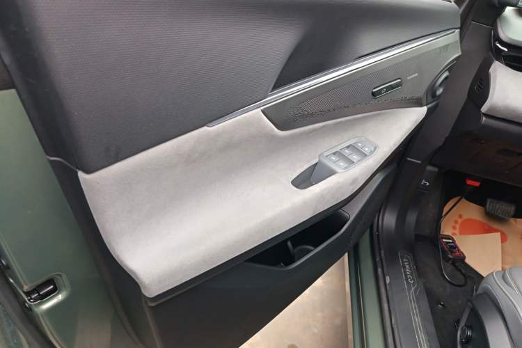 Used Lynk & Co 08 EM-P 2023 220km All-Wheel-Drive Performance Halo Left Front Door Interior