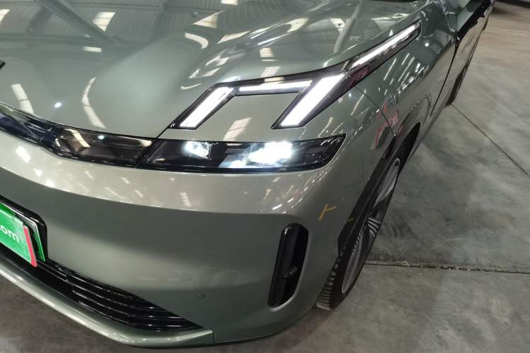 Used Lynk & Co 08 EM-P 2023 220km All-Wheel-Drive Performance Halo Left Front Headlight