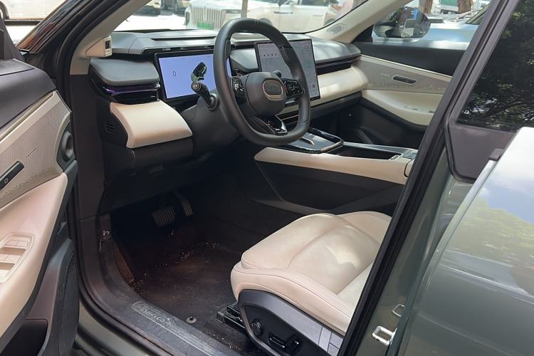 Used Lynk & Co 08 EM-P 2023 220km All-Wheel-Drive Performance Halo Left Front Seat