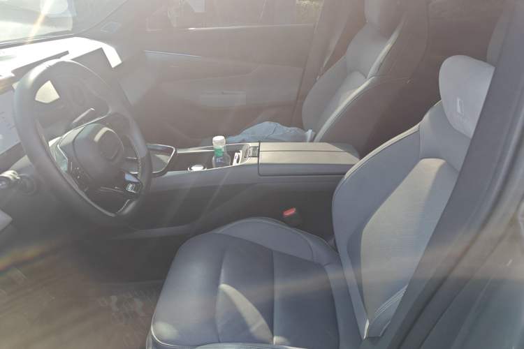 Used Lynk & Co 08 EM-P 2023 220km All-Wheel-Drive Performance Halo Left Front Seat
