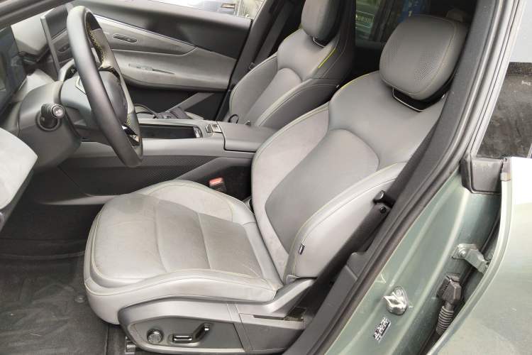 Used Lynk & Co 08 EM-P 2023 220km All-Wheel-Drive Performance Halo Left Front Seat
