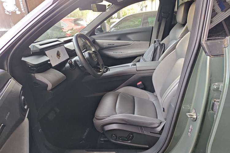 Used Lynk & Co 08 EM-P 2023 220km All-Wheel-Drive Performance Halo Left Front Seat