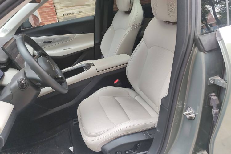 Used Lynk & Co 08 EM-P 2023 220km All-Wheel-Drive Performance Halo Left Front Seat