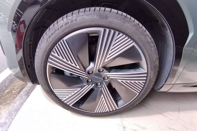 Used Lynk & Co 08 EM-P 2023 220km All-Wheel-Drive Performance Halo Left Front Wheel Hub