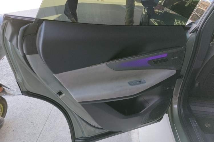 Used Lynk & Co 08 EM-P 2023 220km All-Wheel-Drive Performance Halo Left Rear Door Interior