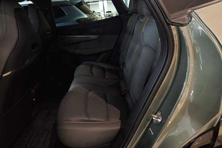 Used Lynk & Co 08 EM-P 2023 220km All-Wheel-Drive Performance Halo Left Rear Seat